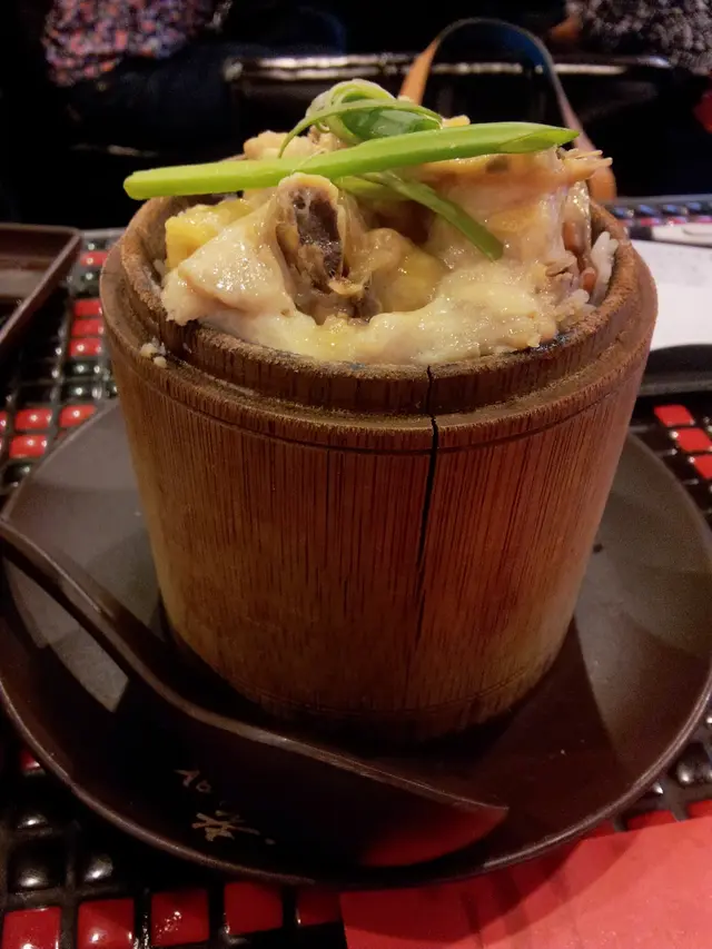 比較普通, 也沒有竹筒的味道, 份量可供兩三人share 的