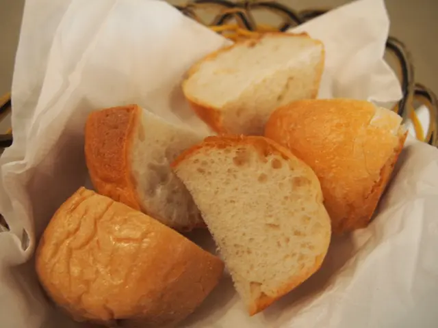 麵包硬屈屈,又凍又不脆