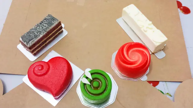 由左至右: 音、戀、円、花、柚