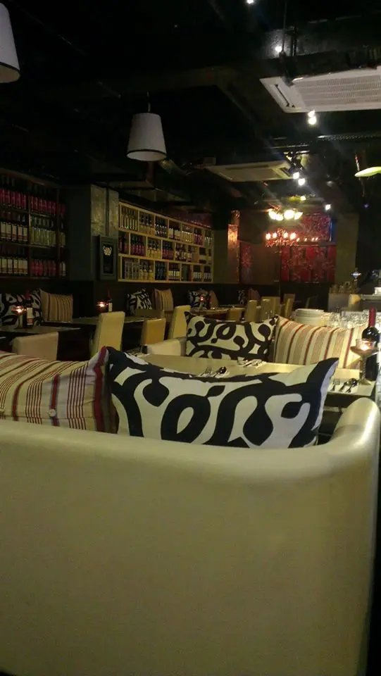 包左場半小時先有第二枱客^^  內裏佈置真係唔錯!