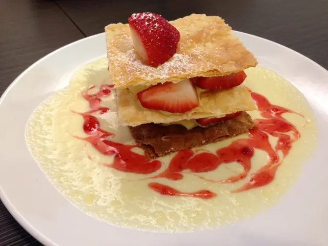 士多啤梨拿破侖