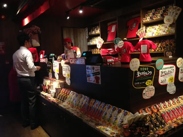 收銀處有麵食及紀念品出售