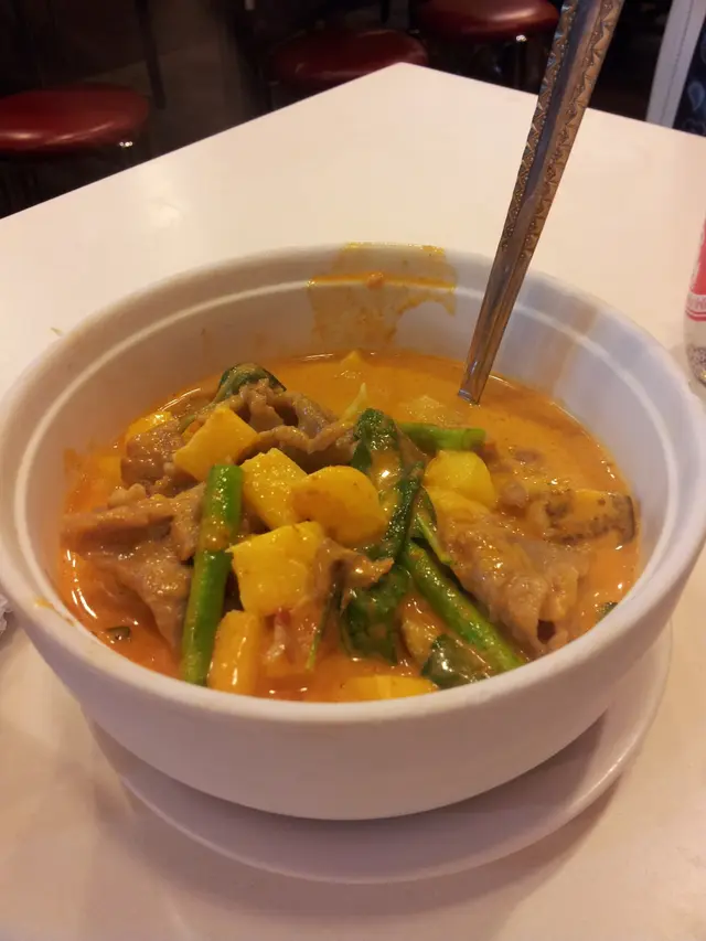 紅咖哩牛肉
