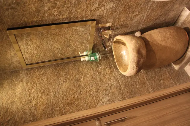 TOILET :) 好DESIGN FEEL~