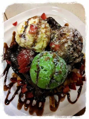 朱古力窝夫雪雪堡 ＄85 二人份