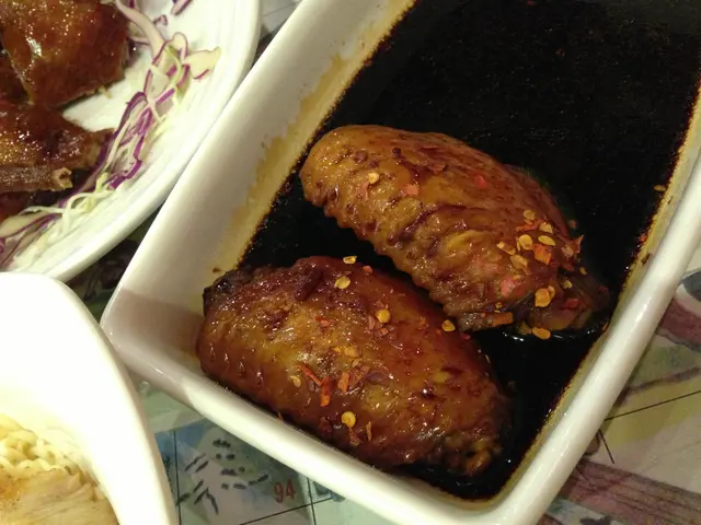 店長推介，不得不試。辣味很搶，配飯真係一流，汁香雞翼嫩滑