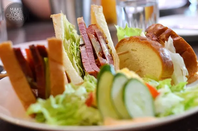 燻牛肉三明治 Smoked Beef Sandwich with Egg Salad (HK$56)