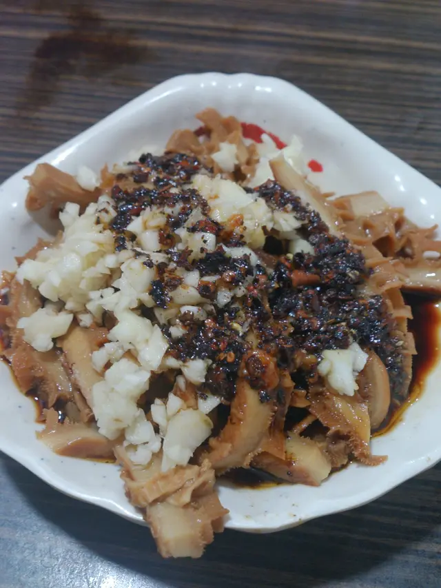 麻辣醬加蒜茸好正,但怕辣可叫店員分開醬汁上