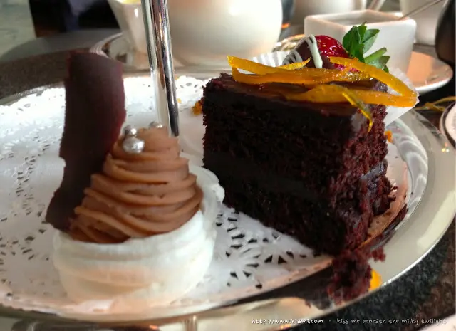 Mini Mont Blanc（前） & Chocolate Fudge Cake with Marmalade（後）