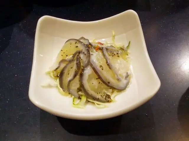 第一次食三文魚鼻軟骨，口感好特別，而且師傅用了意大利香草汁，很美味！