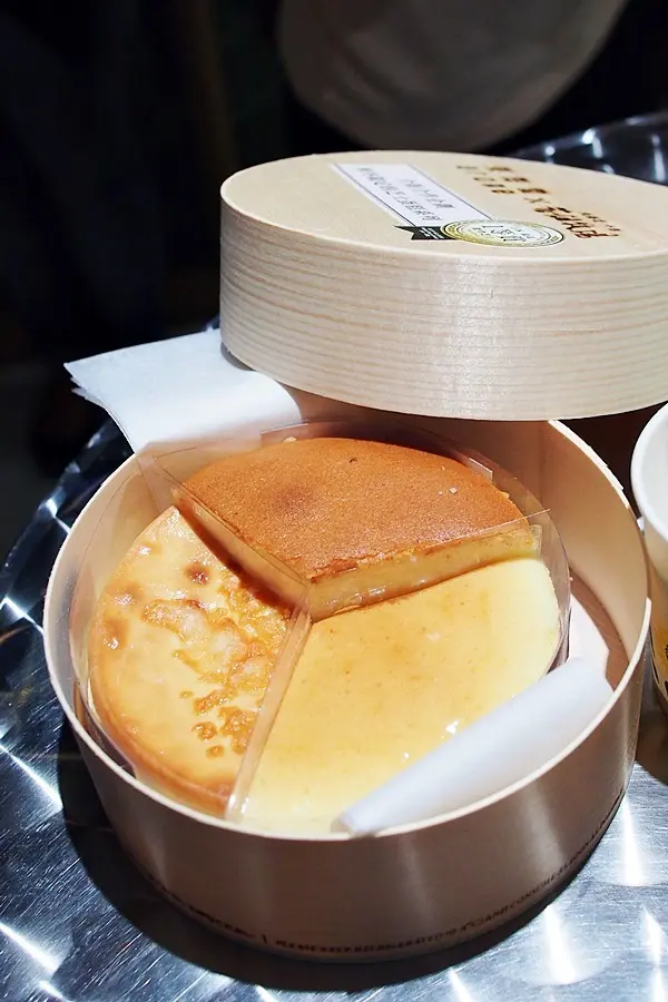 一盒三款味道的芝士蛋糕放在一起,寧舍特別