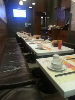 地方坐得较迫,都好光猛