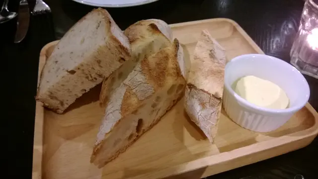 幾特別，係用一個小木板 上既