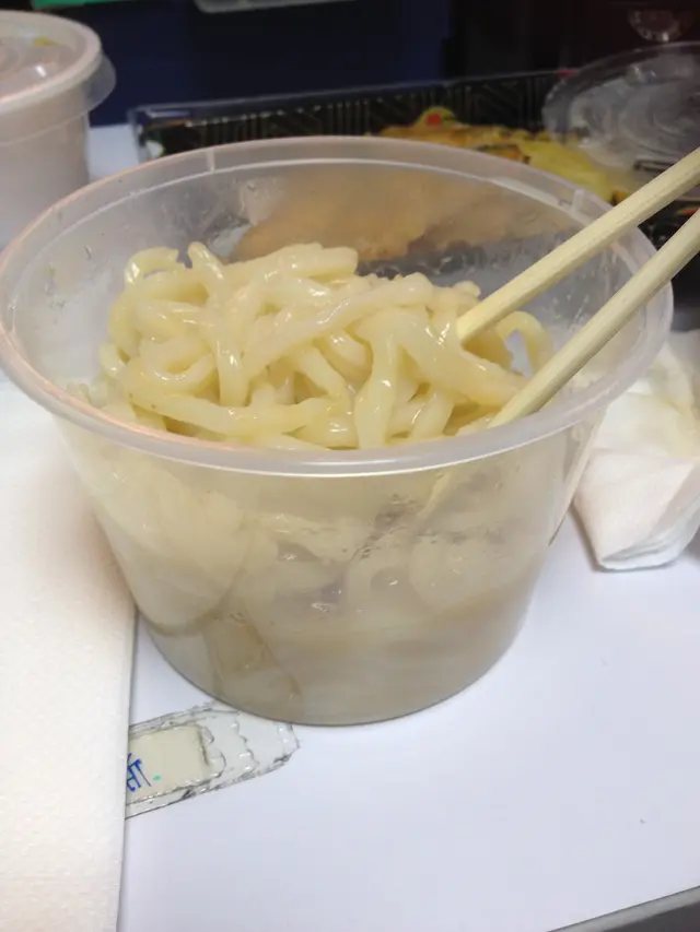 啲烏冬又少又太爛，成哂糊！