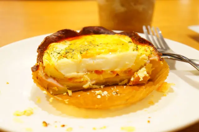 Egg Benedict Pie