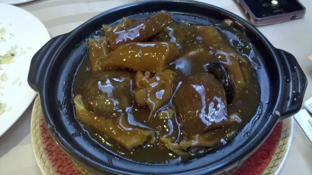 北菇海参鹅掌煲