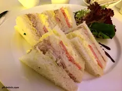 吞拿鱼及蛋沙律三文治
