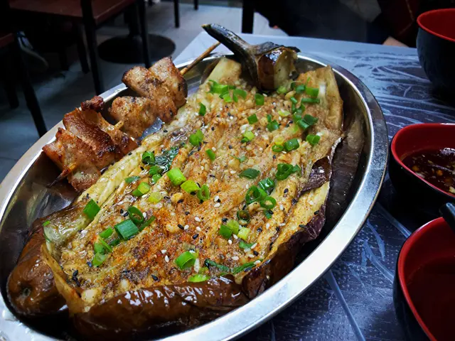 燒豬頸肉、原條燒茄子