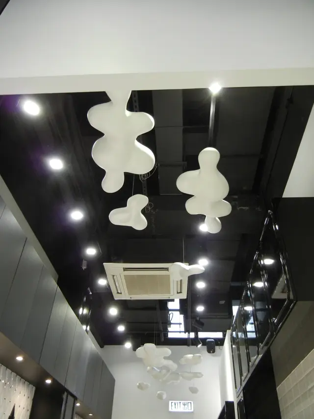 考究的天花雲彩裝飾