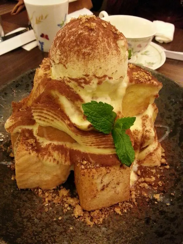 TIRAMISU 格格多士