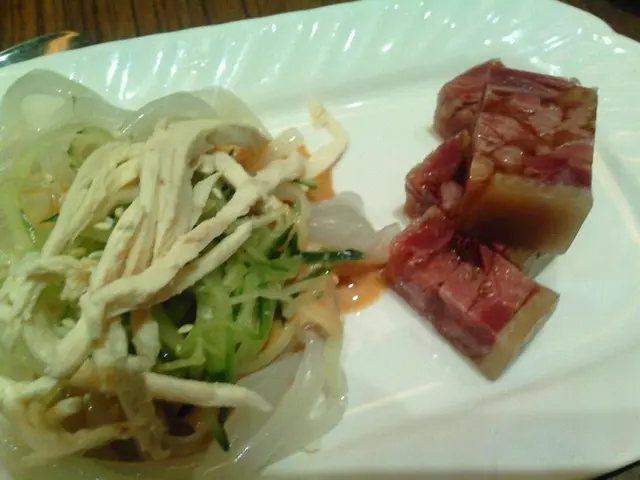 雞絲粉皮併肴肉