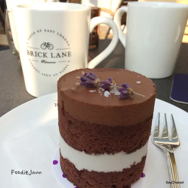 朱古力和薰衣草味香濃的小蛋糕,很好吃但略貴