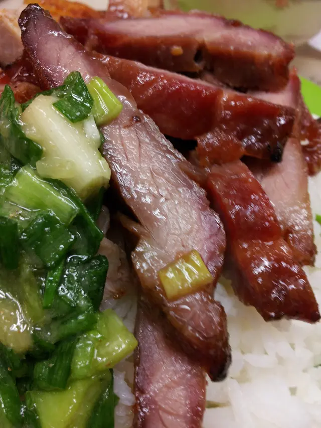 叉燒嫩彈無比。