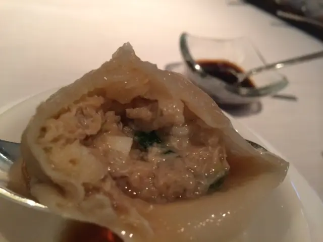 阿拉斯加皇帝蟹腳鮮肉小龍包($28/件)