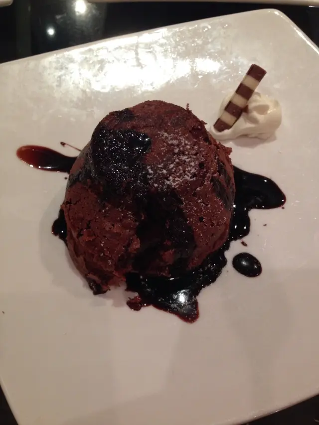 餐牌係寫朱古力軟心布甸