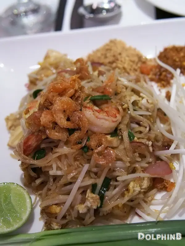 用料豐富,包括蝦米、蝦仁、蔥絲、芽菜、蛋絲等等。