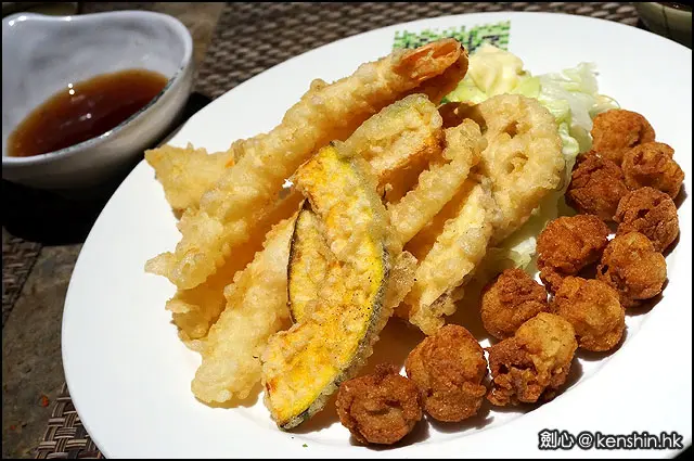有蕃薯、南瓜、大蝦、蓮藕,連同吉列炸蠔及墨魚嘴唐揚,炸功尚可
