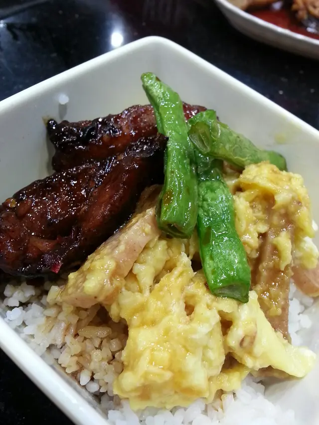 叉燒蛋餐肉飯(小)