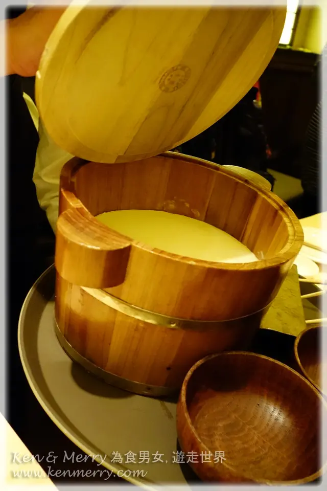 熱辣辣即制木桶豆腐