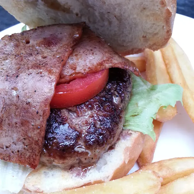 煙肉烤得不錯，油份卻不多