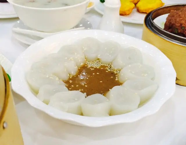 混醬腸粉擺盤特別