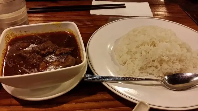 咖哩牛腩飯