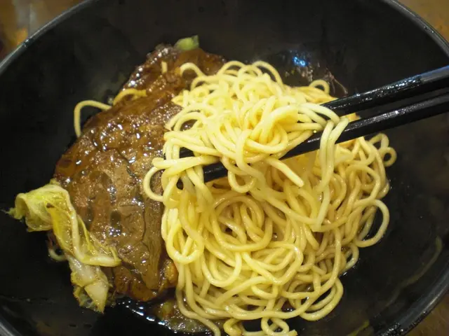 五香牛展撈麵