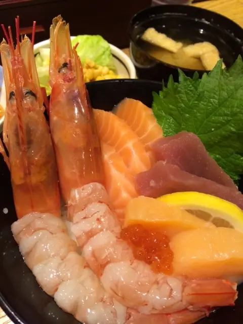 特上盛大蝦海鮮丼 ($128)