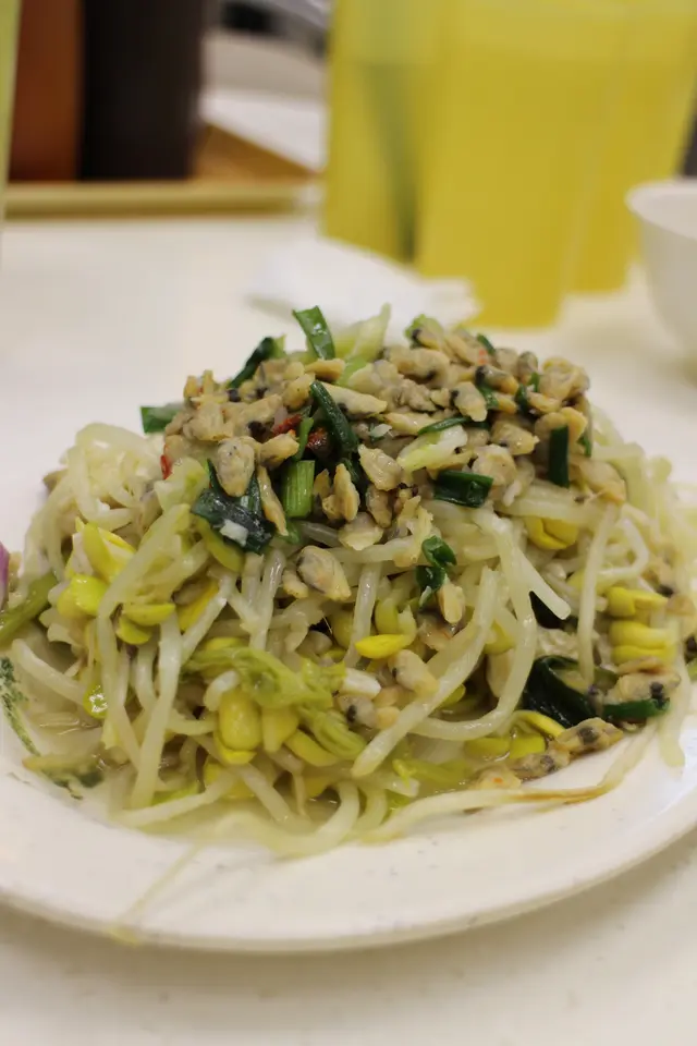 炒蜆仔肉大豆芽