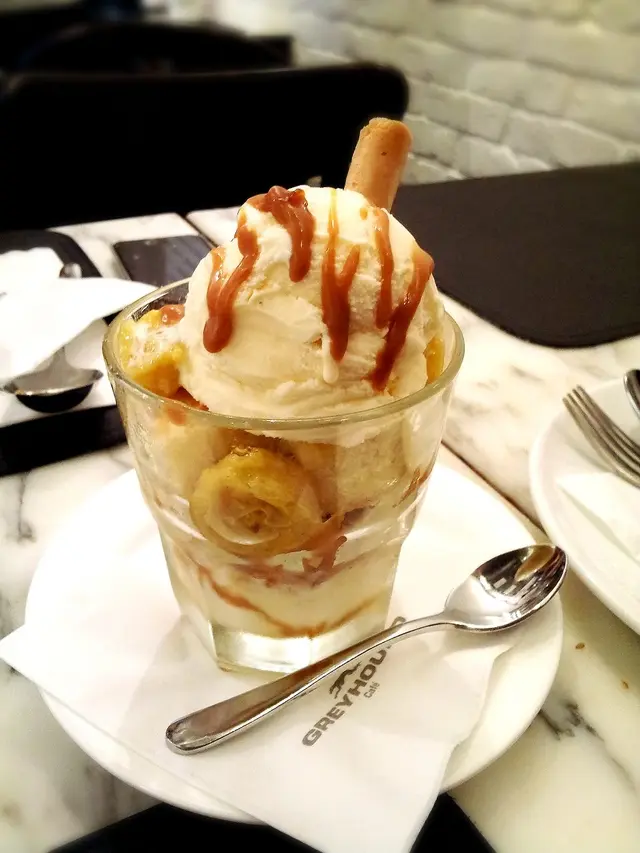 切粒香蕉有著浸了糖水的味道, 而且味道有點怪, 很化學味.