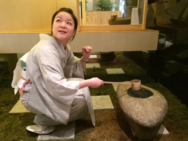 進入茶室前先要洗手