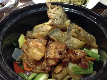土豬肉咸香黃魚