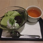 綠茶杏仁豆腐