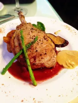 加拿大豬鞍架配藍梅汁