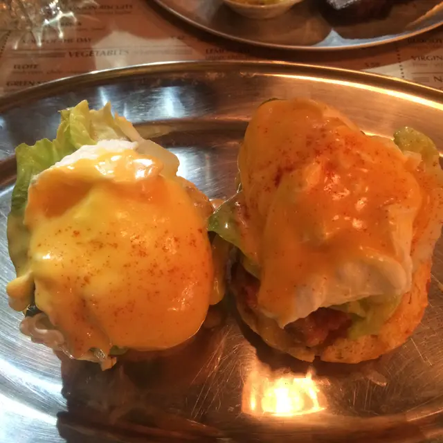 Buttermilk fried chicken benedict