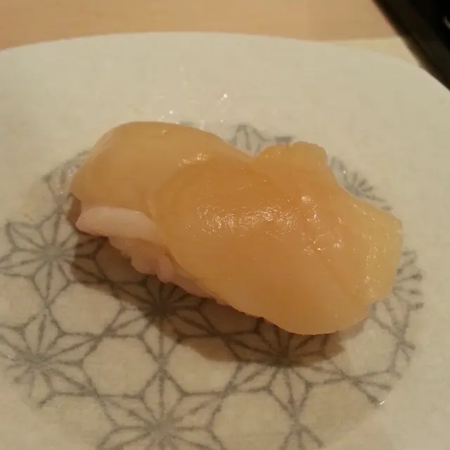 由於接近尾聲才吃,都放到乾身了;帶子肉質軟彈,鮮味也不錯