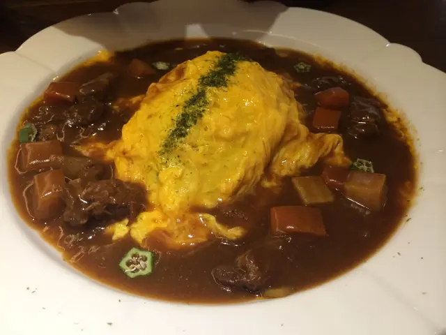 日式咖哩牛蛋包飯