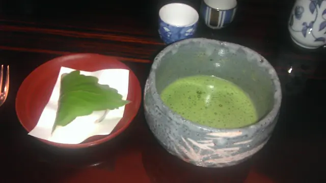 原來綠茶配紅豆和果子是如此絕配