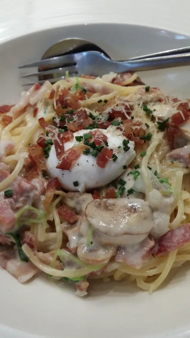 卡邦尼意粉配溫泉蛋