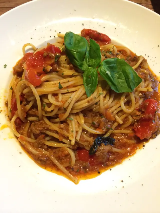 Linguine with homemade Bolognese